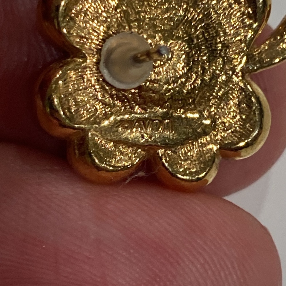 AVON Vintage Gold Tone Shamrock Earrings with bonus BROOCH Pin - Picture 5 of 9
